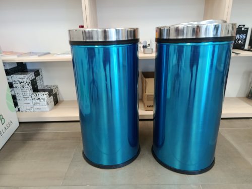 Sérült rozsdamentes Henger billenőfedeles szemetes 45L, fényes